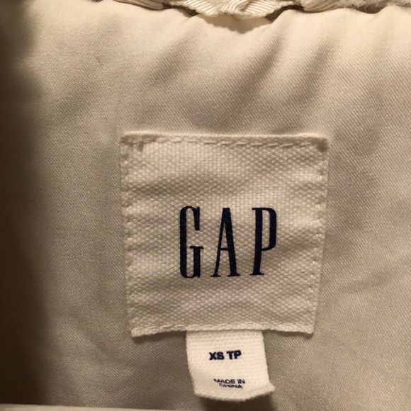 GAP Fur and/or Plush Jacket - Picture 3 of 4